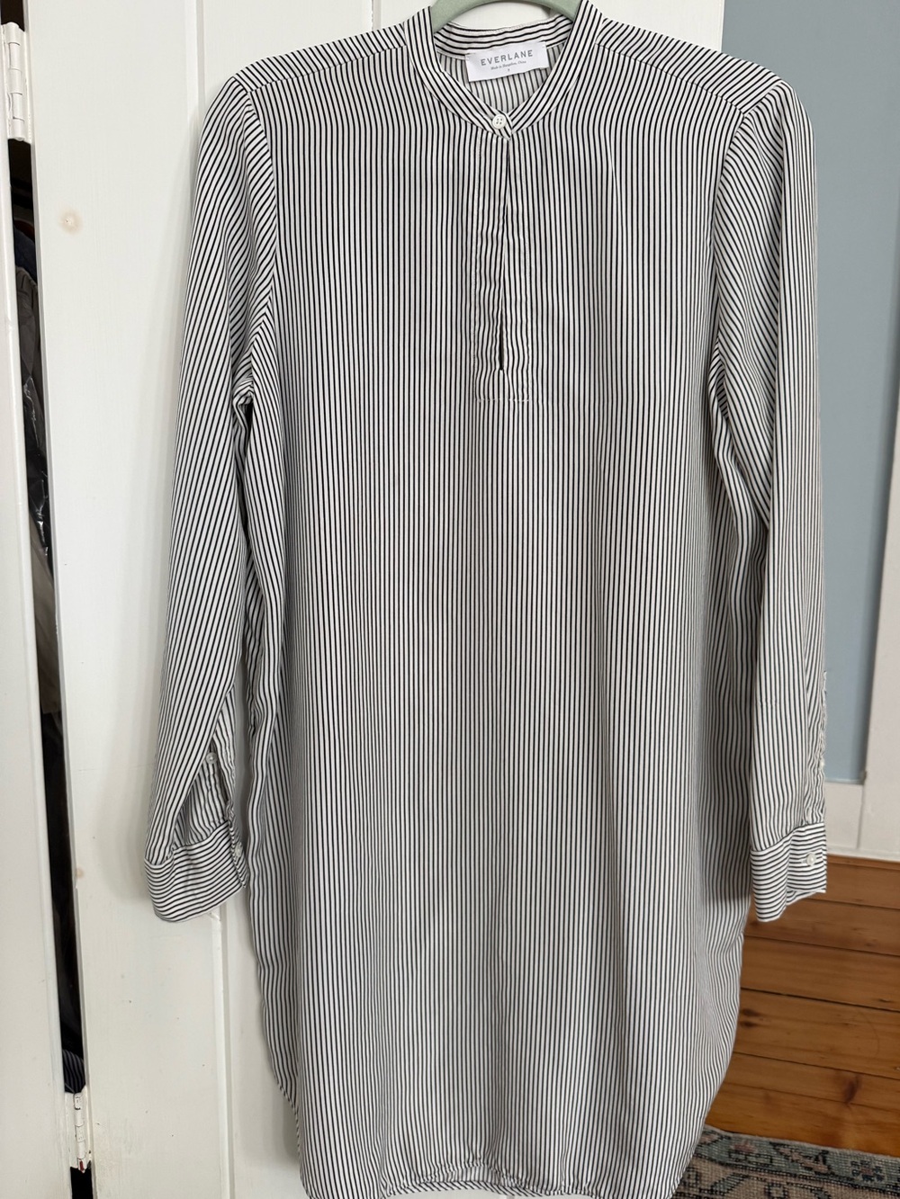 Everlane Silk Sz 8 Black and White Narrow-Stripe Band Collar Shirt